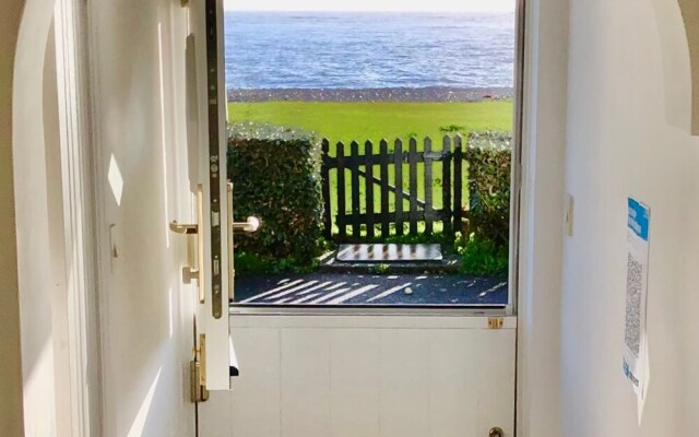 Wonderful Seafront Home - Panoramic Ocean Views
