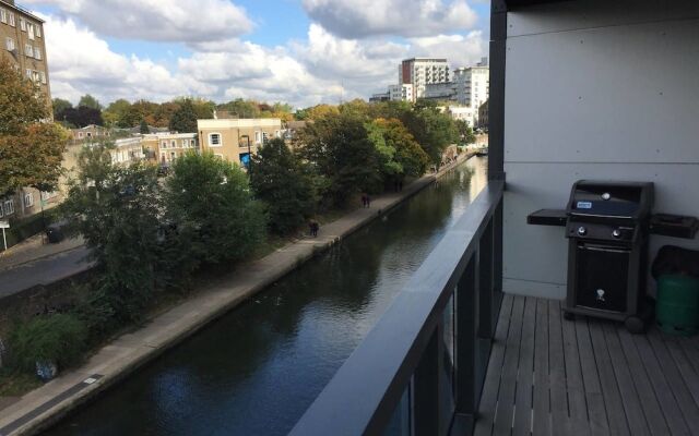 2 Bedroom Canal Apartment Close to Shoreditch