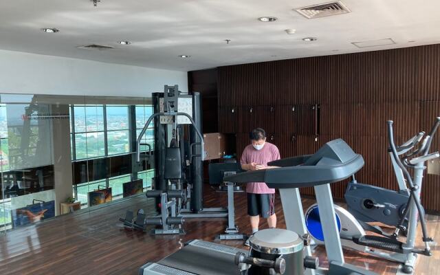 Modern 2Br Apartment At Aryaduta Residence Connected To Cito Mall