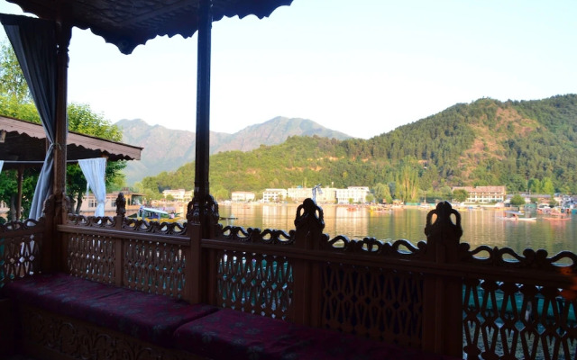 Princess Alexandra Group of Houseboats