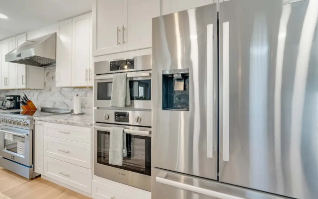 Sarasota Waterfront Pool Home With Dock