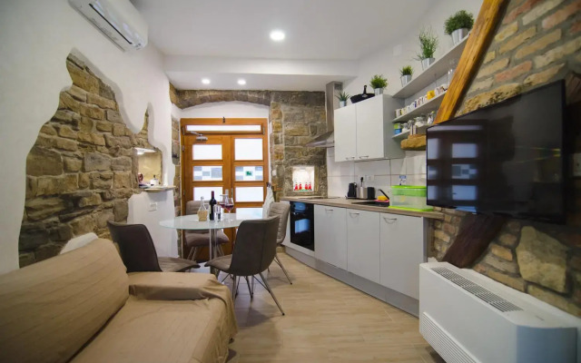 Traditional Piran studio