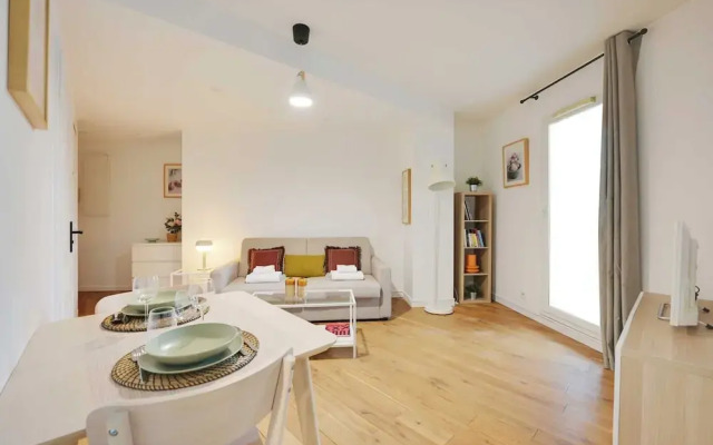 Bright, Modern Studio for 2P - La Defense