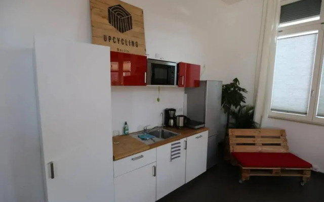 Luftiges Upcycling Studio im EG - Zentral