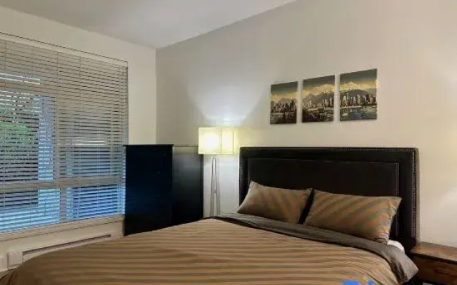 Spacious Modern 3BR Condo at UBC Quiet & Convenient