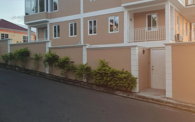 Lovely 2-bedroom apartment with shared jacuzzi & pool