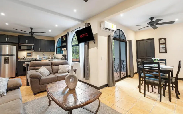 Suite 3 - Jaguar Beach & Pool 2 BR Condo