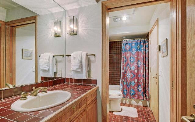 2725 Chateaux DMont by RedAwning