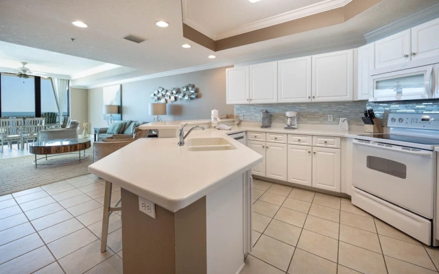 Phoenix Ix 805 3 Bedroom Condo