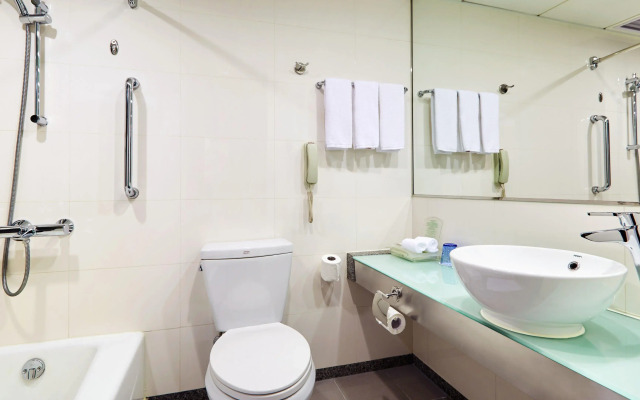 Holiday Inn Riverside Wuhan by IHG