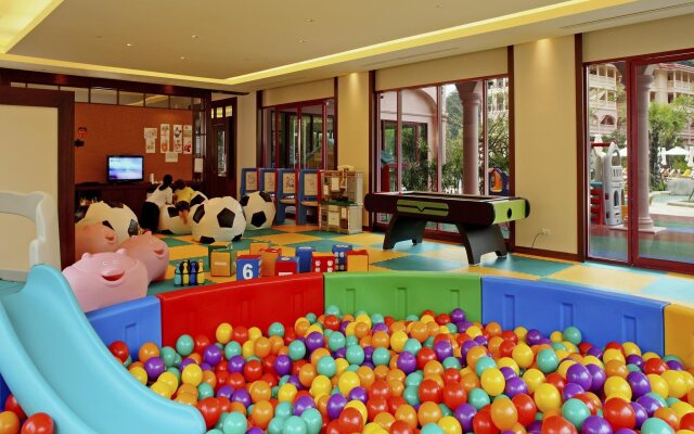 Отель Centara Grand Beach Resort Phuket