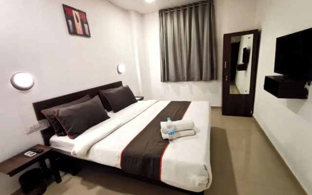 Oyo 42609 Townhouse Gokul Solitaire VIP Road