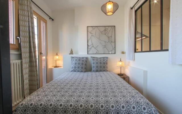 Pretty 2 rooms in the city center