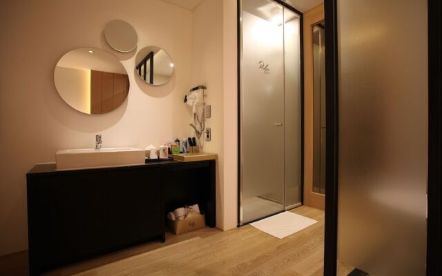 Incheon Ali Suite Hotel
