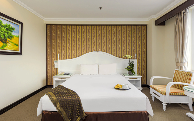 Chalcedony Grand Hotel – Guest Rooms – Hanoi