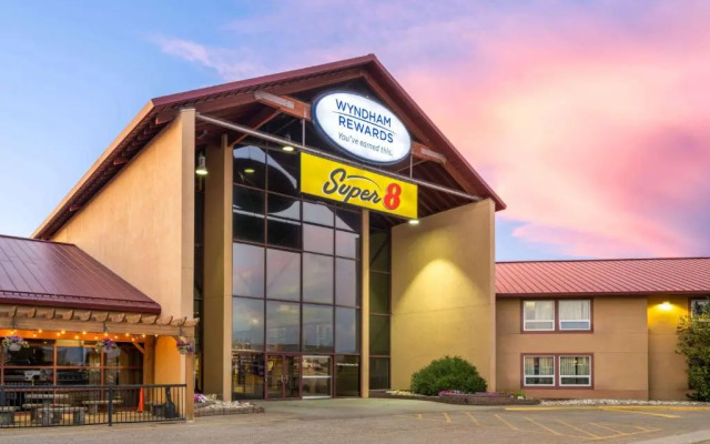Super 8 Sherwood Park/Edmonton Area