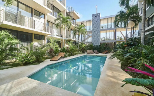 101 Amena Modern 1BR APT w/GYM (10 min to beach)