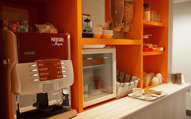 Premiere Classe Orange