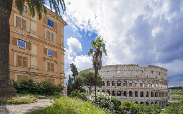 Colosseum Corner