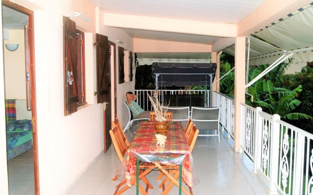 Apartment with 2 Bedrooms in Le Lamentin, with Wonderful Mountain View, Enclosed Garden And Wifi - 12 Km From the Beach