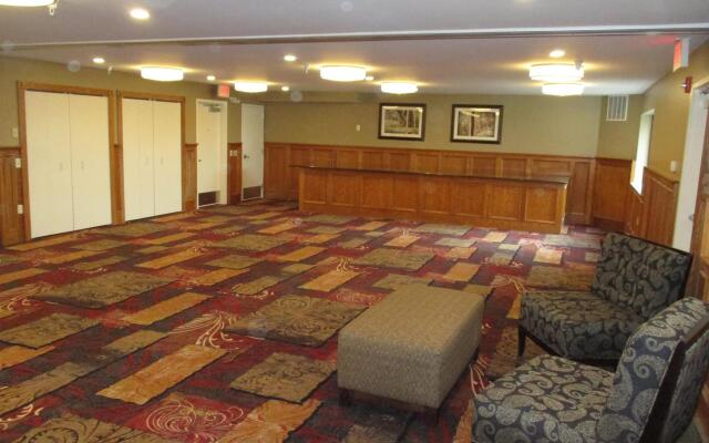 Country Inn & Suites by Radisson, Grandville-Grand Rapids West, MI