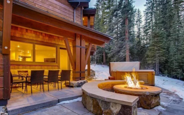 Breck_rocky_mtn_lodge