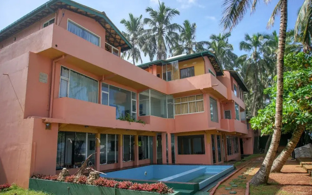 OYO 246 Roy Villa Beach Hotel