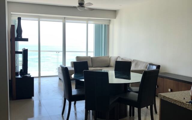 Peninsula Cancun Beachfront