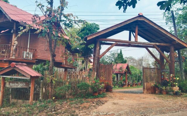Thanyarat Resort and Organic Farm