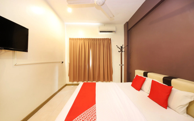 Hotel O Batu Ferringhi Beach formerly ESQ Ferringhi – Guest Rooms – Batu Ferringhi
