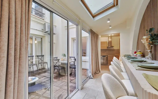 Terrace Apartment Trocadero Eiffel Tower by Studio Prestige