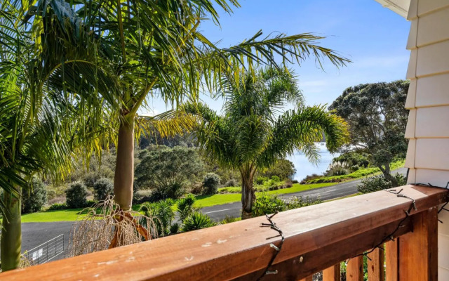 Ota Point Paradise - Whangaroa Holiday Home
