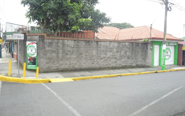 Green Country Hotel - Hostel