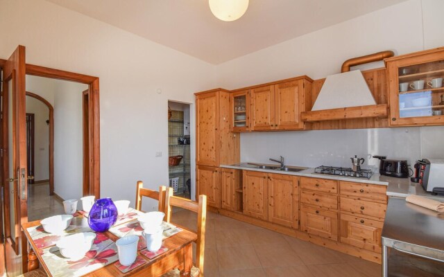 Beautiful Home in Rapallo With 3 Bedrooms and Wifi