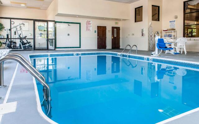 Clarion Inn & Suites Indianapolis Northwest