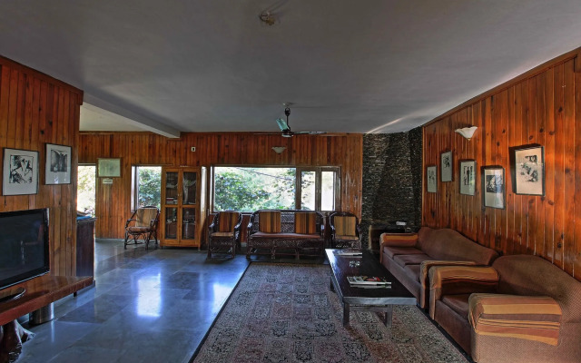 Cedar Lodge by Aahma