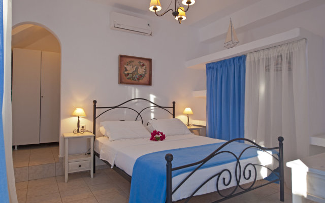 Blue Dolphin Antiparos Villas and Suites