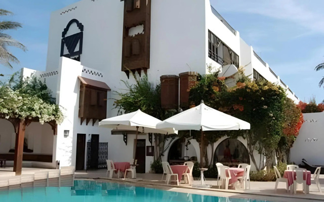Six Corners Resort