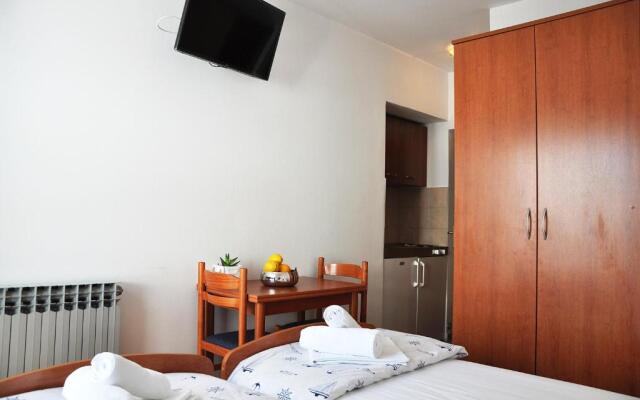 Sunrise Apartments and Studio Apartments