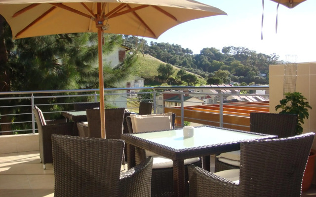Signal Hill Lodge