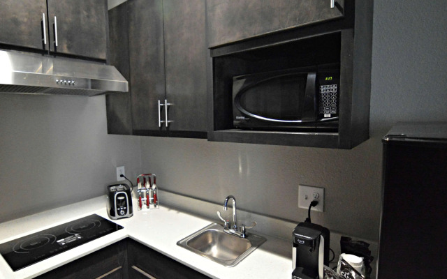 Best Western Plus Waller Hotel