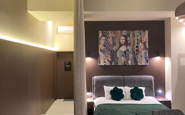 Twin studio apartments in the center near Most City