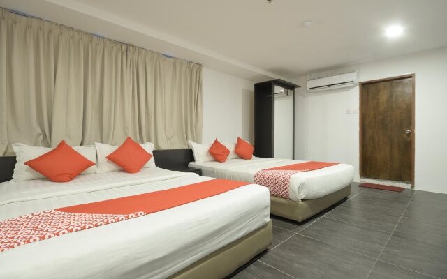 Lucky 11 Hotel