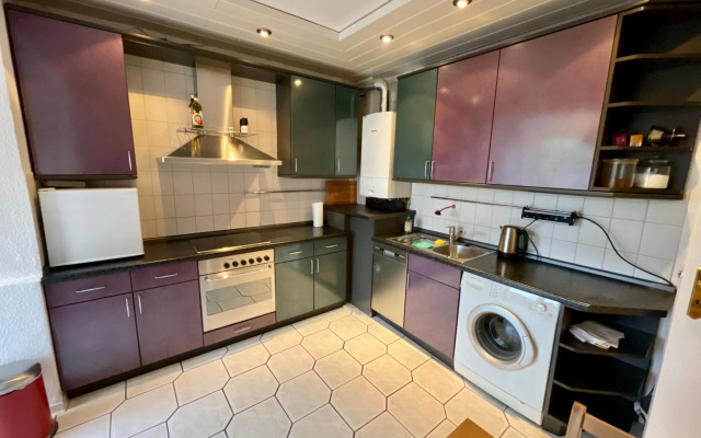 Purple Kitchen - Apartment mit großer Wohnküche