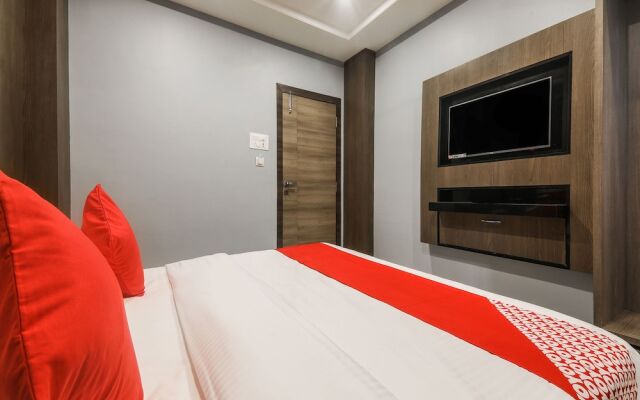 Oyo 17016 Galaxy Inn