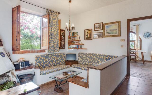 Belvilla by OYO Charming Villa With Roof Terrace