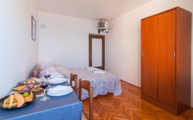 Nice Home in Podstrana With Wifi and 0 Bedrooms