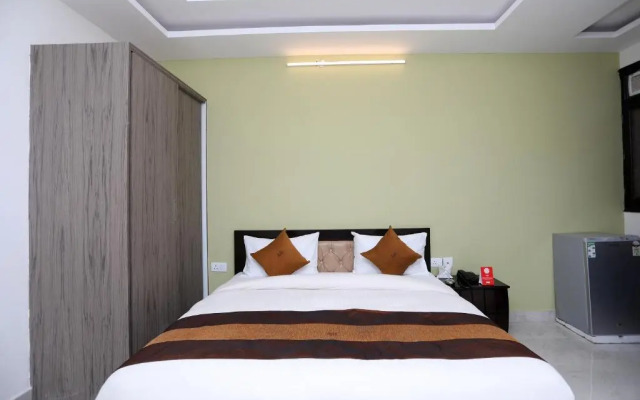OYO 10581 DLF Phase 3