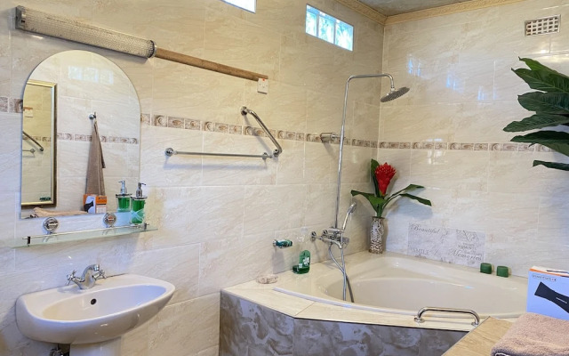 Bush Adventure Guest House