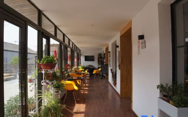 Tingqian Yuanhou Hostel